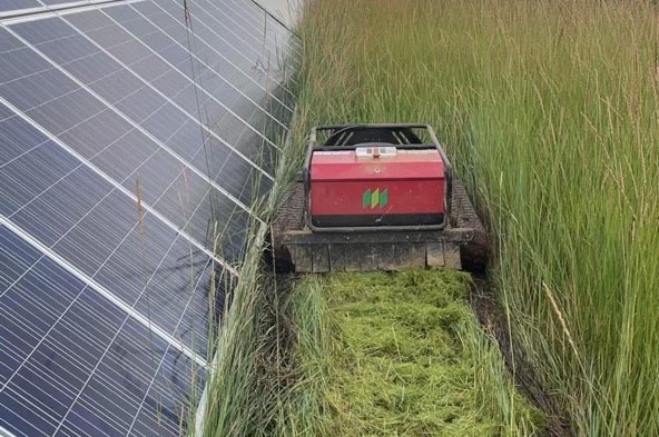 光伏电站除草机器人